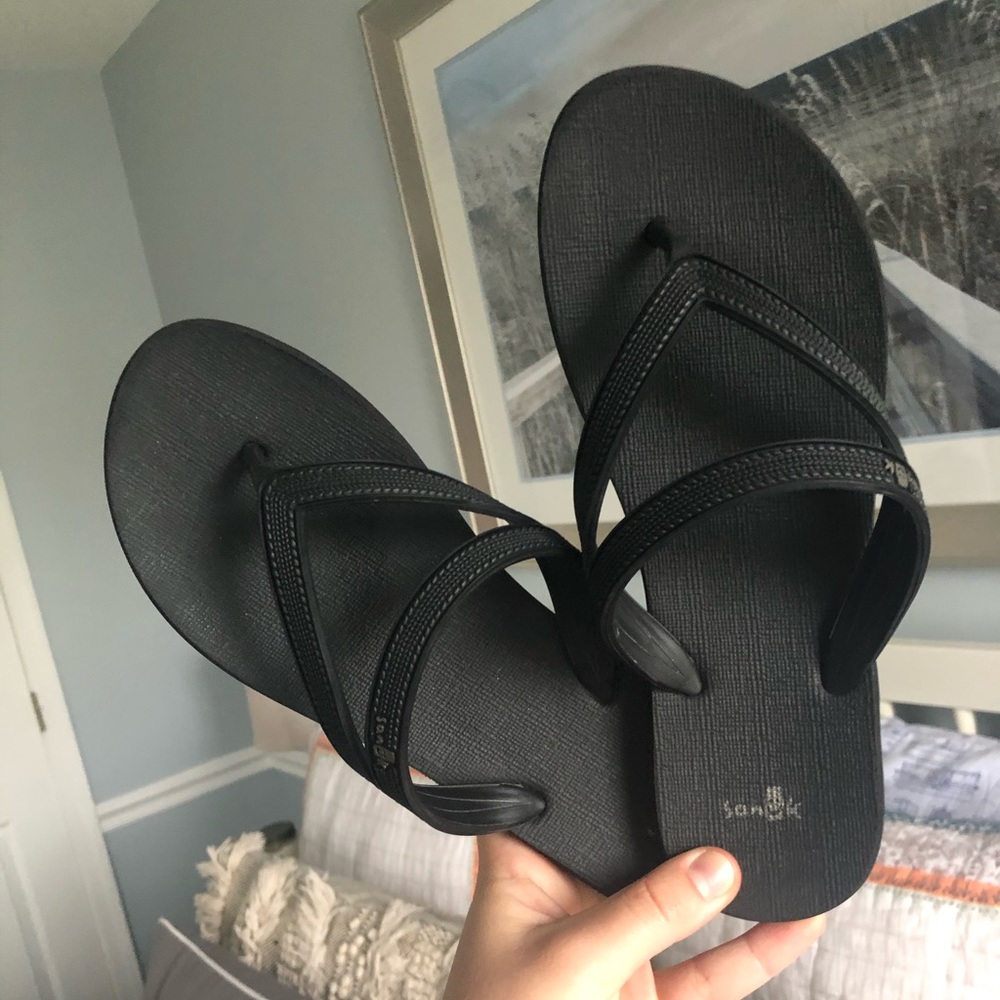 Sanuk Flip Flops